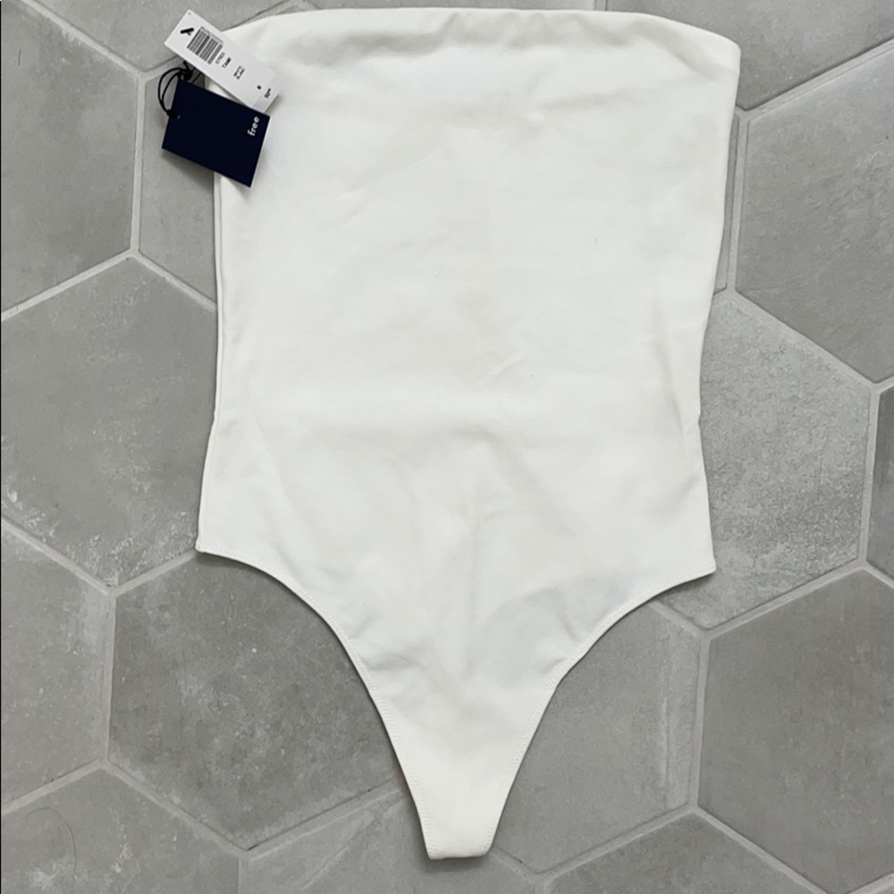 Aritzia Wilfred free strapless thong bodysuit whit